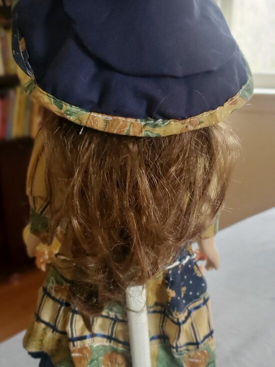 Porcelain Emerald Doll Collection - Picture 4 of 5